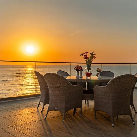 Ladies (adults Only) 아파트호텔 Gokcealan