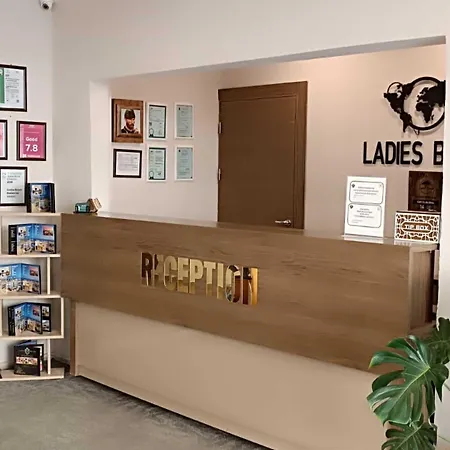 Ladies (adults Only) 5*