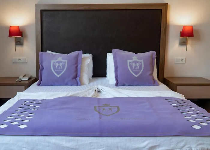 Ladies (adults Only) Aparthotel Gokcealan