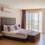 מלון דירות Ladies (adults Only) 5*