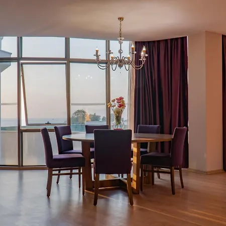 Hotel apartamentowy Ladies (adults Only) 5*