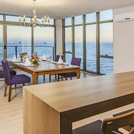 Ladies (adults Only) Hotel apartamentowy 5*