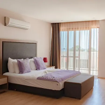 Hotel apartamentowy Ladies (adults Only) 5*